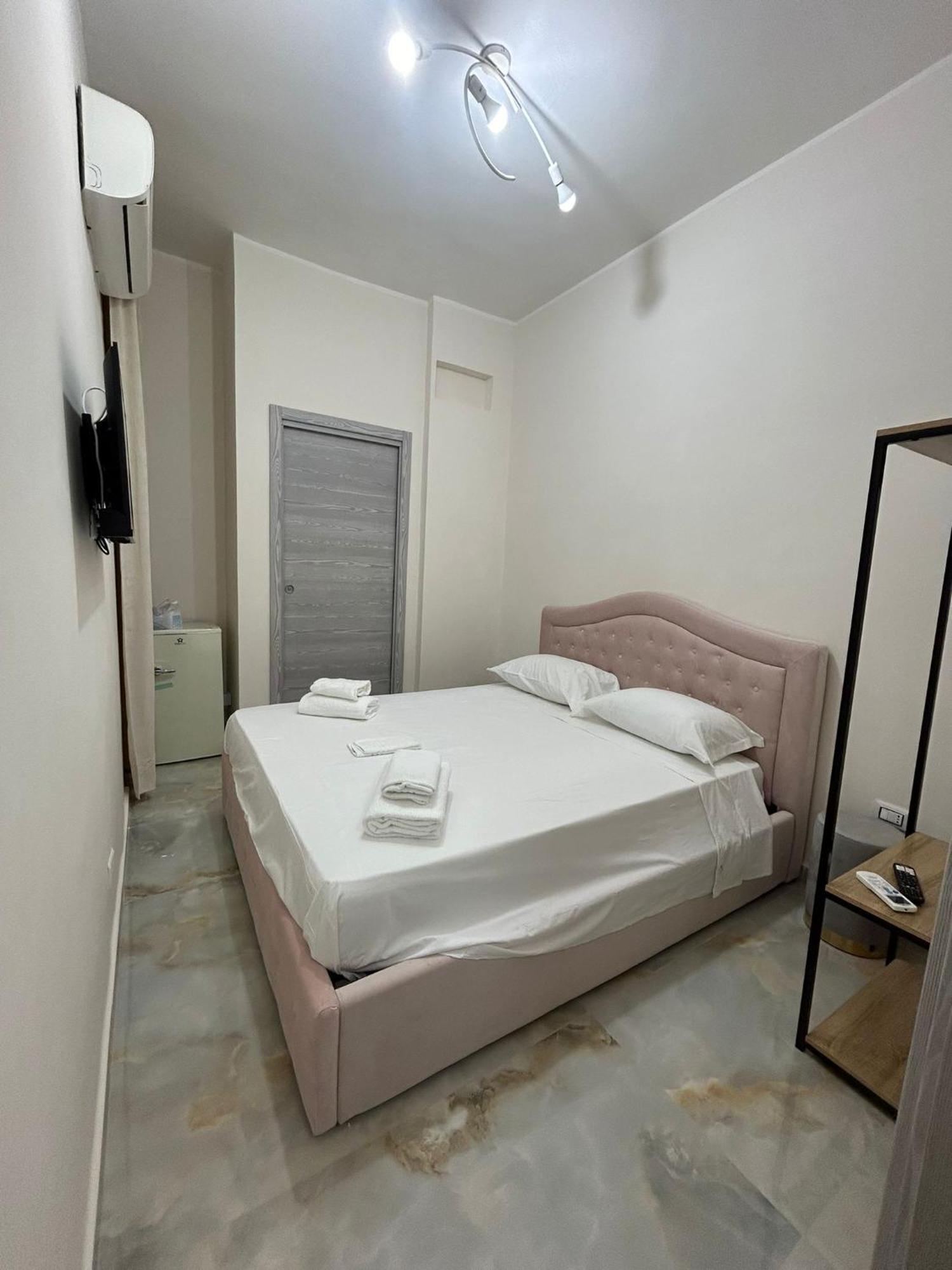 Valentino House Vico Mattonelle 48 * Naples