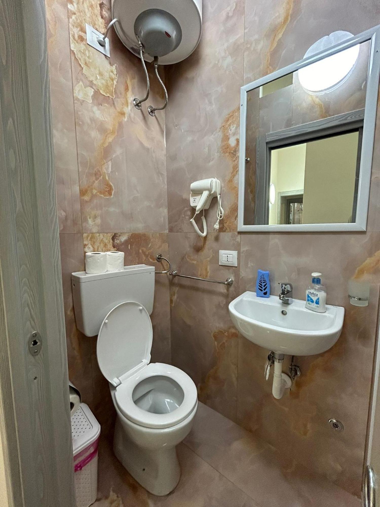 Valentino House Vico Mattonelle 48 * Naples