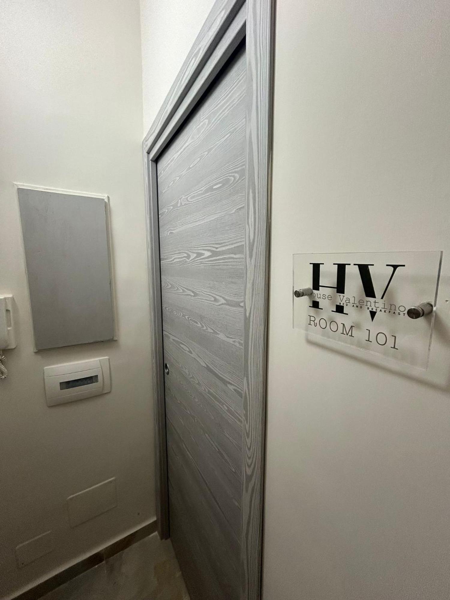 Valentino House Vico Mattonelle 48 Apartment Naples